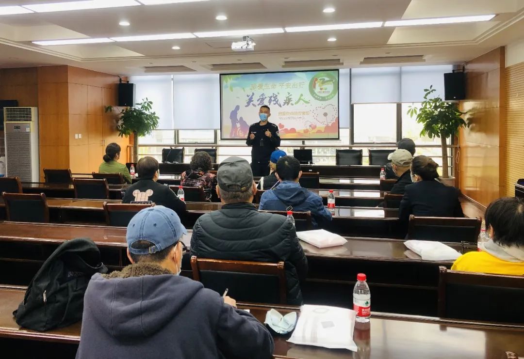 保障特殊人群出行安全！寶山這個(gè)鎮(zhèn)開展殘疾人機(jī)動(dòng)輪椅車交通安全培訓(xùn)，助力駕駛員安全出行
